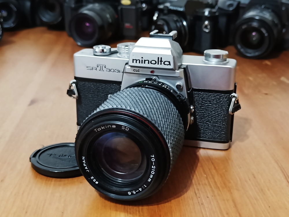 MINOLTA srT 303b (Tokina SD 70-210mm) - 1975