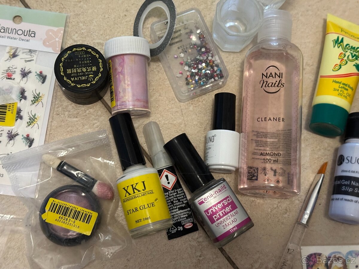 Věci na gelové nehty – gel, primer, tipy (použité)