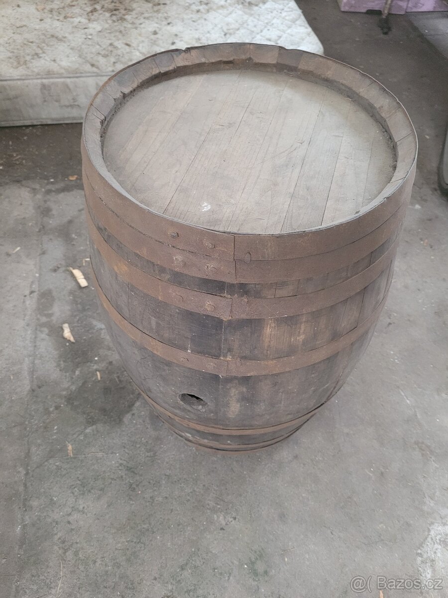 Dřevěný sud