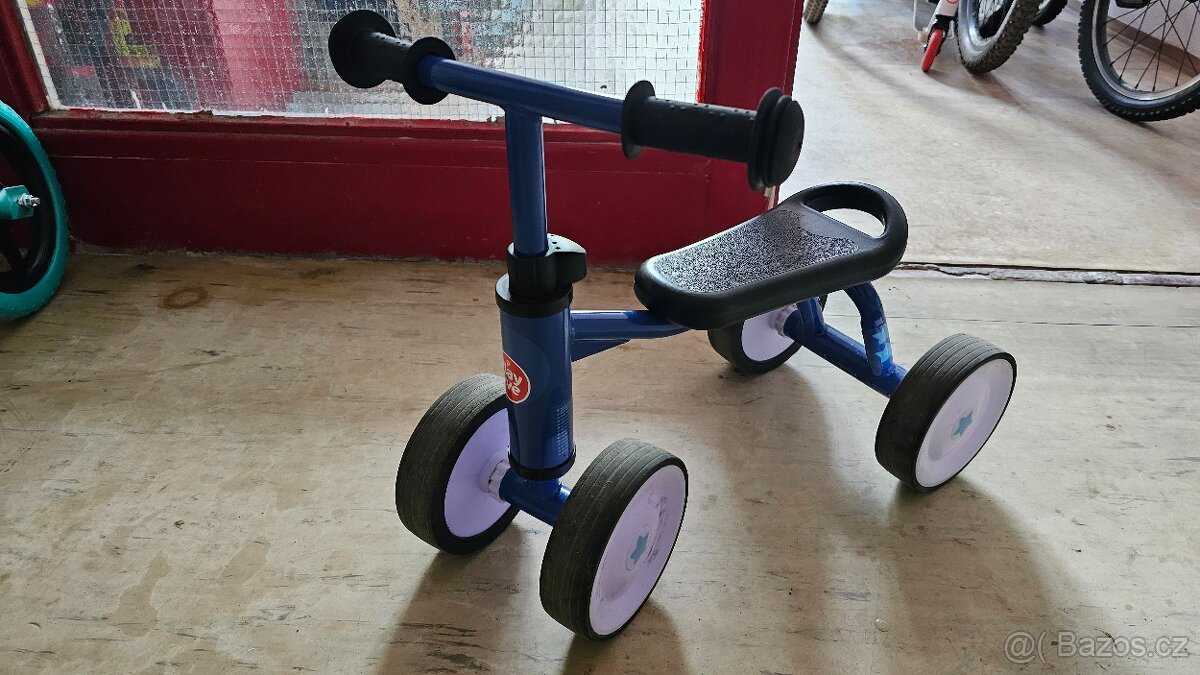 Dětské odrážedlo Playtive