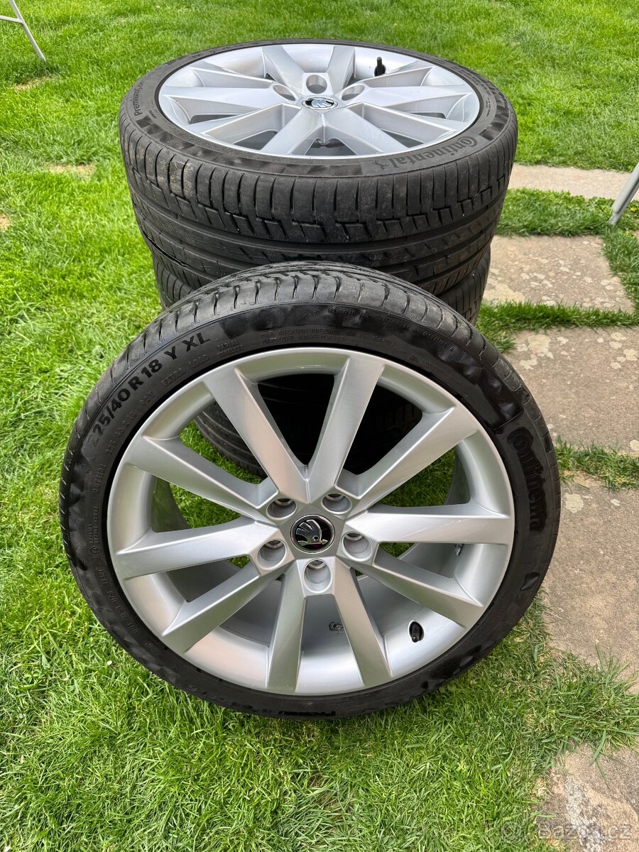 Sada originál ALU disků Škoda R18 + letní pneu 225/40 R18