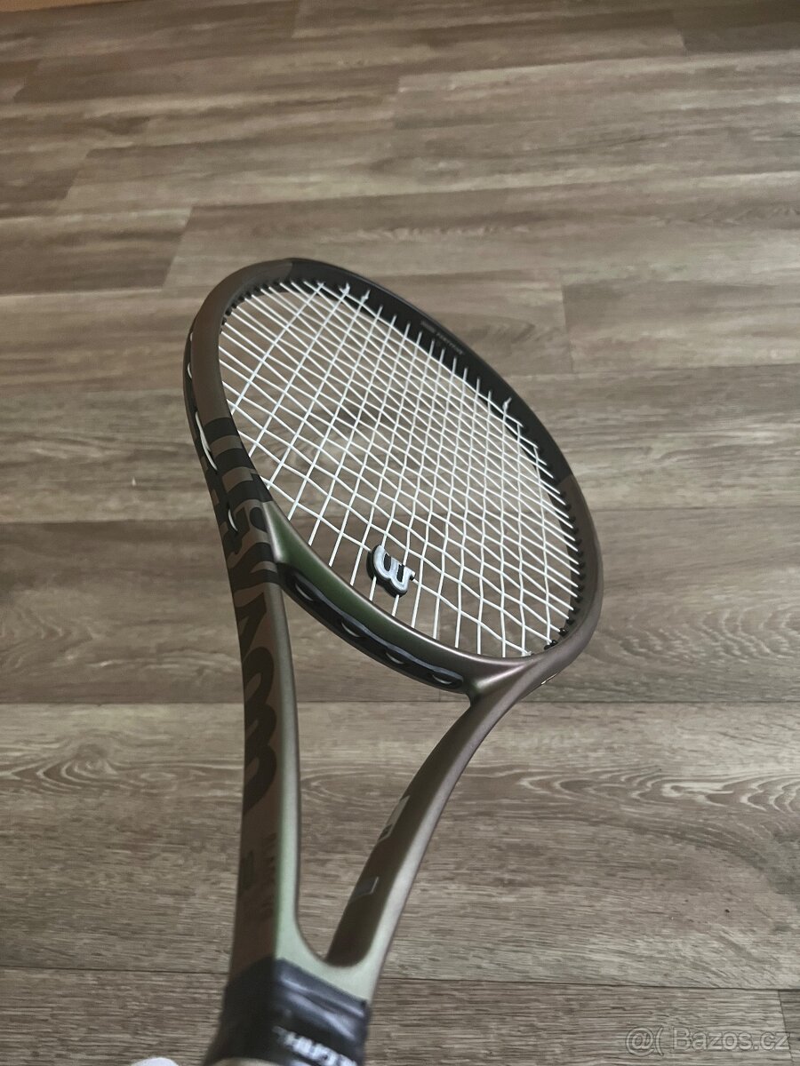 Wilson Blade 100UL V8
