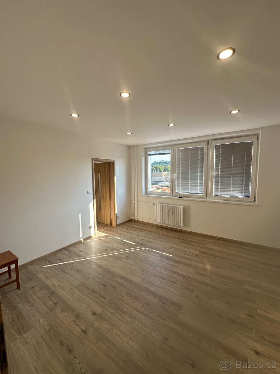 Pronájem bytu 2+1 (54m2) ul.Obránců Míru