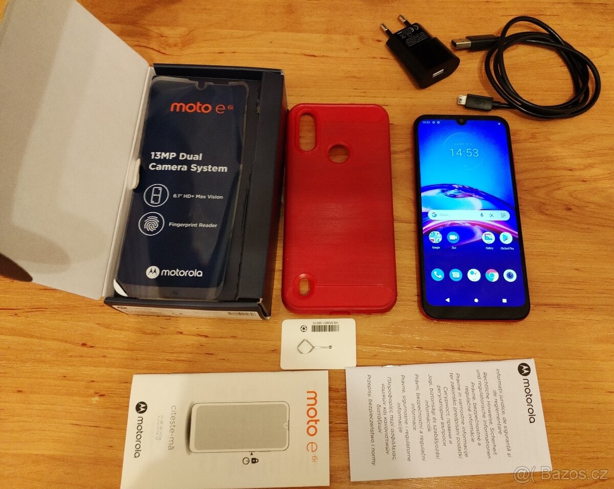 Mobilní telefon Motorola MOTO E6i červený (Electric Pink)