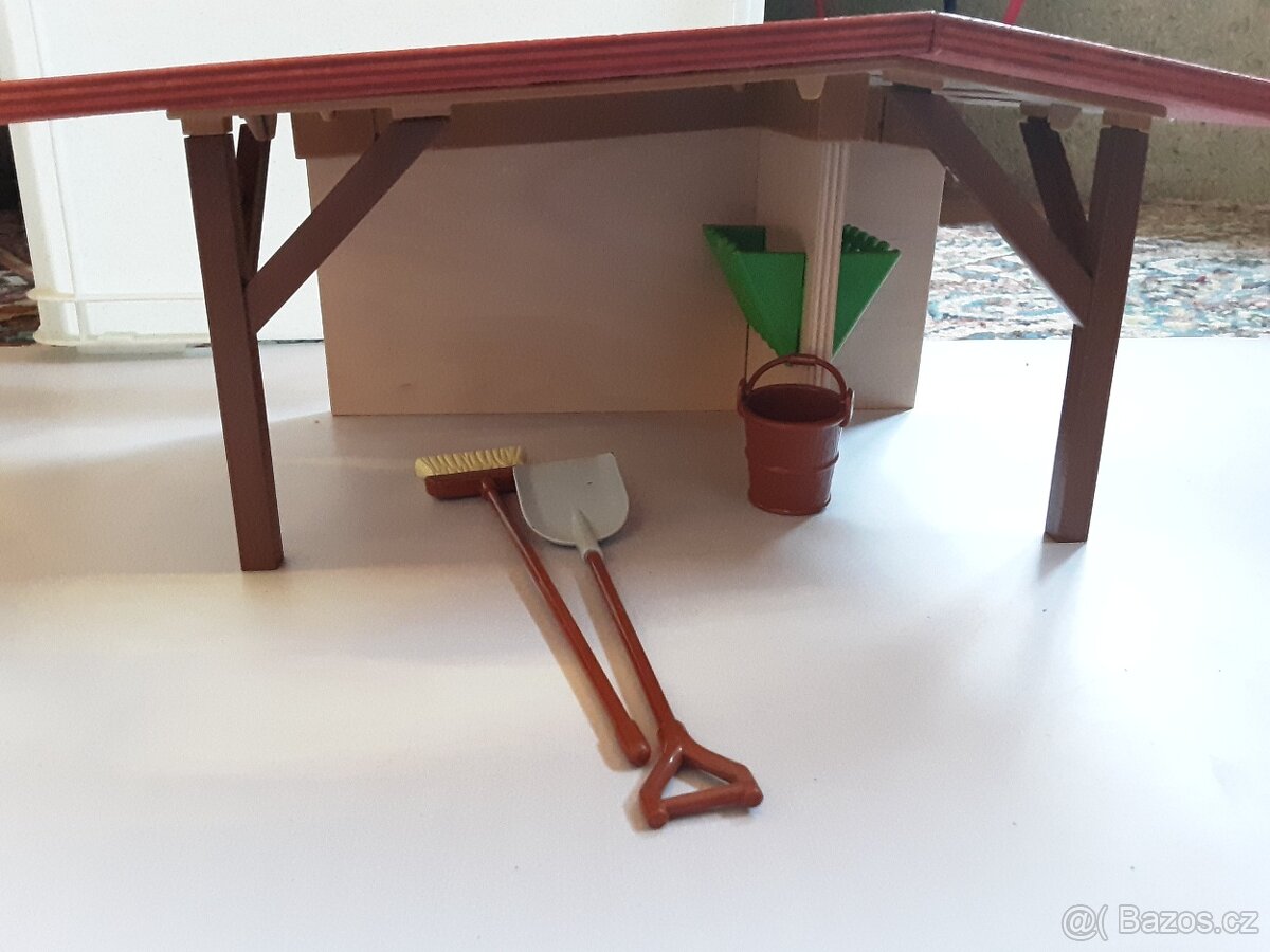 Malá stáj, Schleich