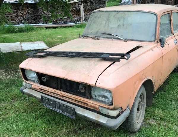 MOSKVIČ 2140
