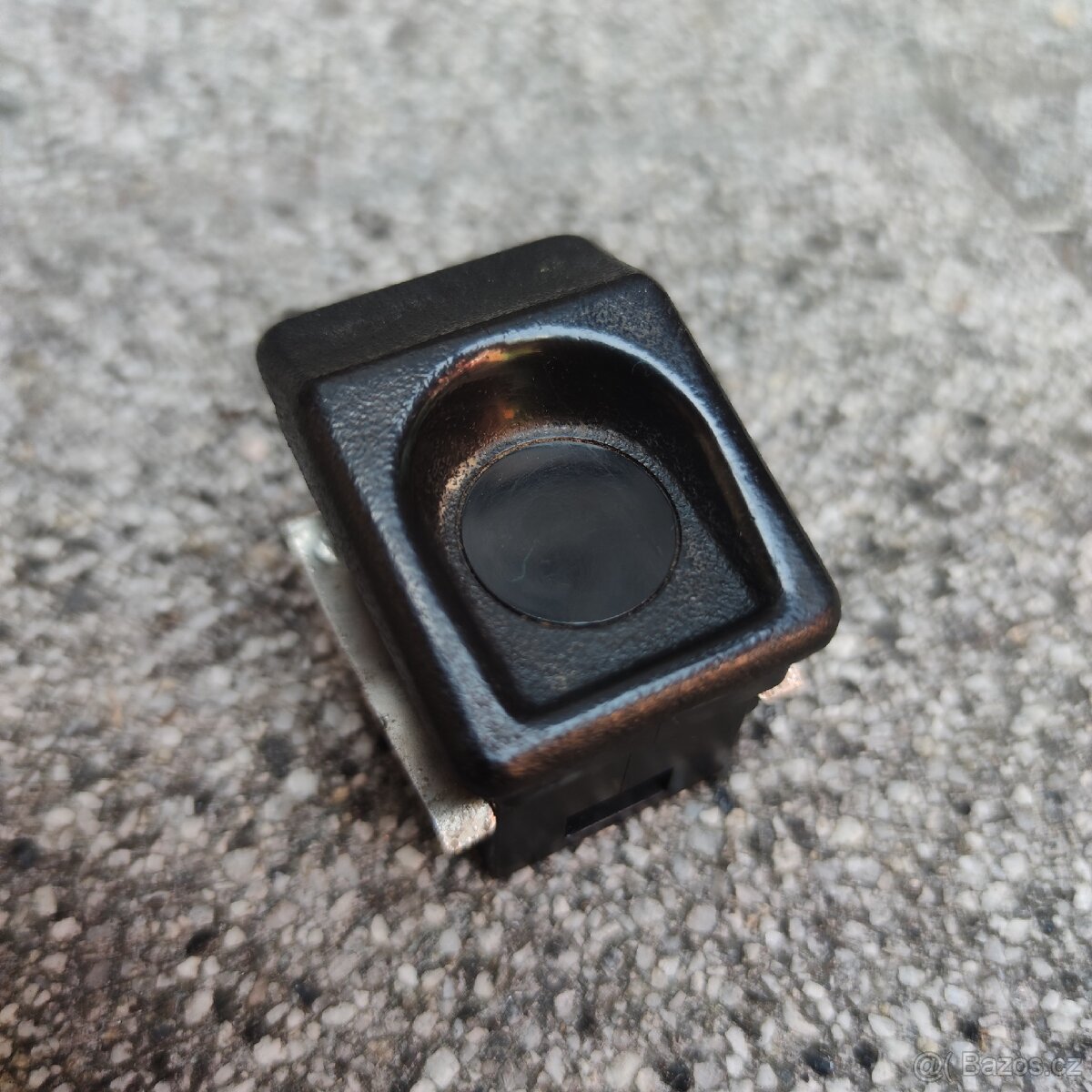NOVÝ Zámek přihrádky Škoda 105/120