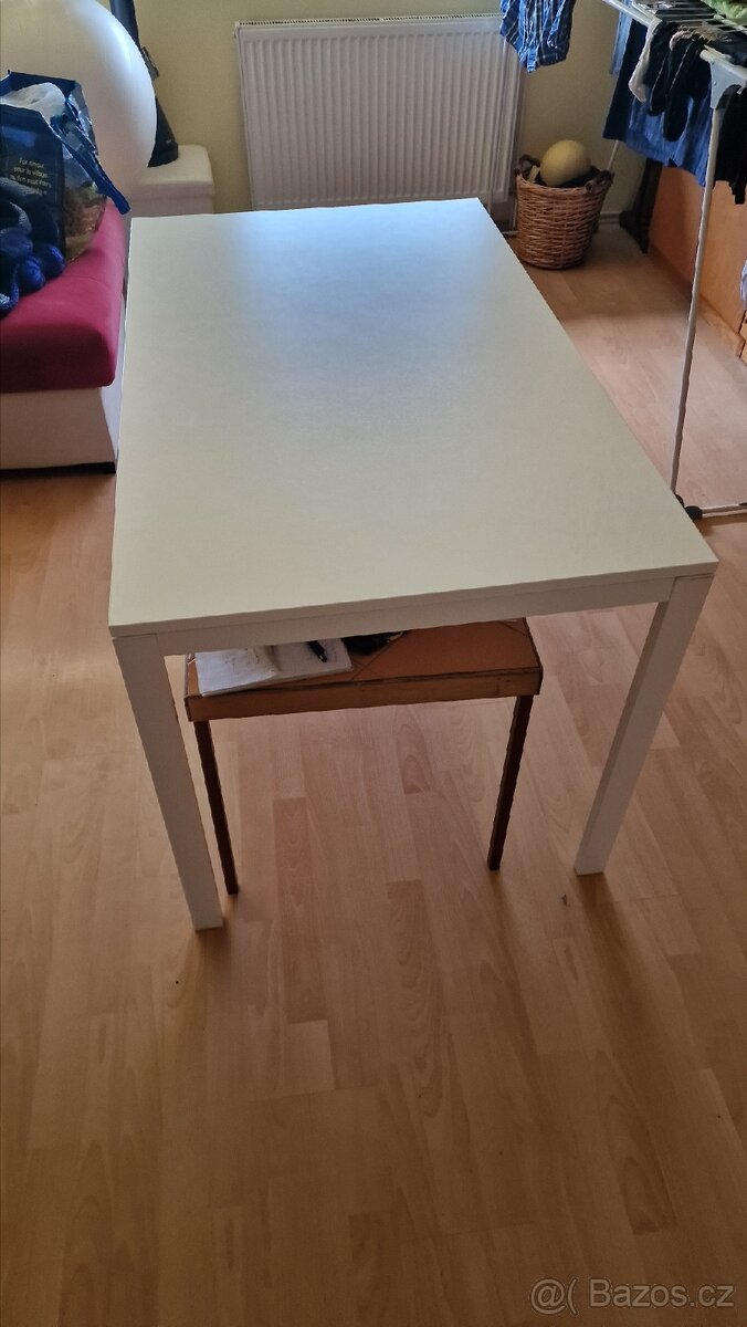 Jídelní stůl ikea
