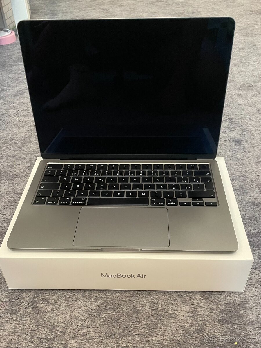 MacBook Air M2 – 16GB RAM, 256GB, baterie 88 %