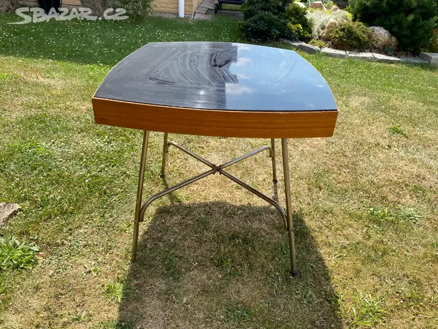Retro stolek