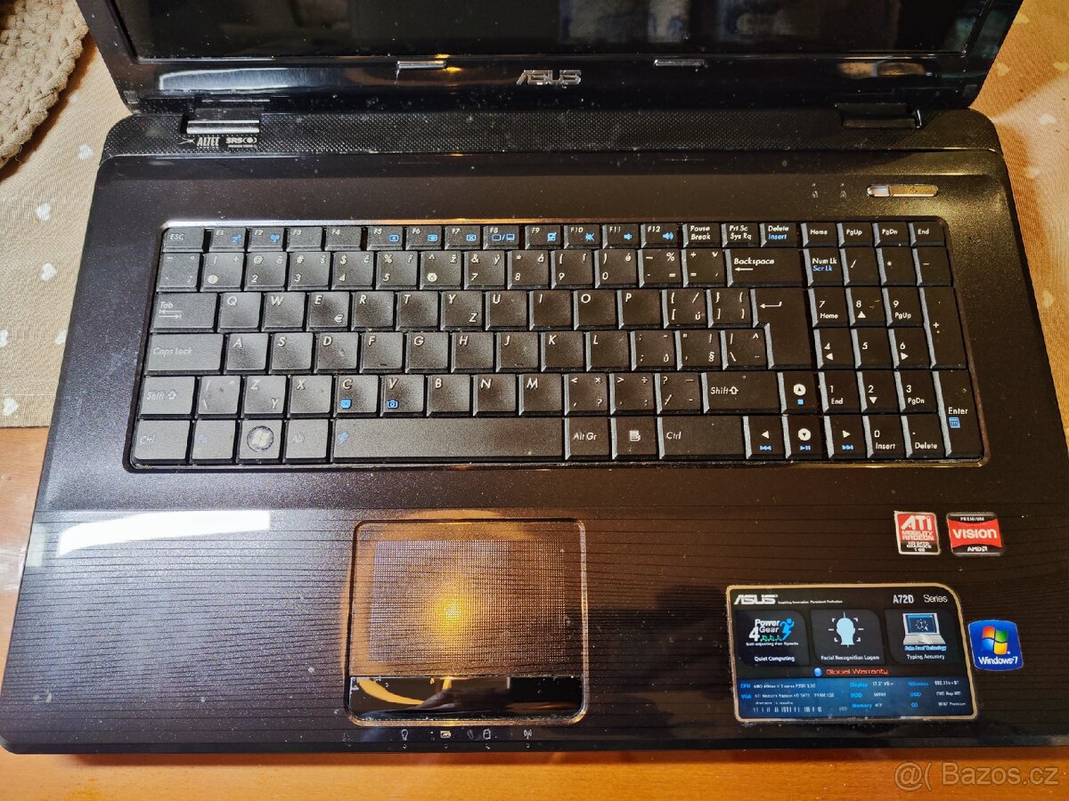 Asus A72D na náhradní díly. Vadná deska