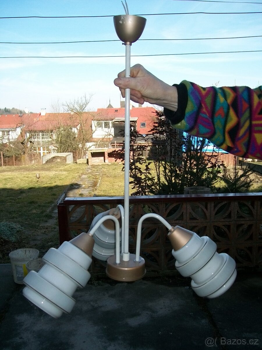 Lustr 1