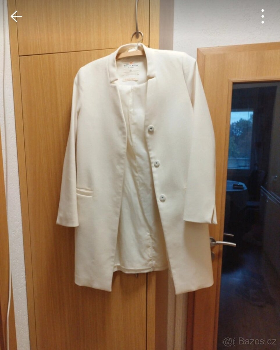 Elegantní podzimní kabát