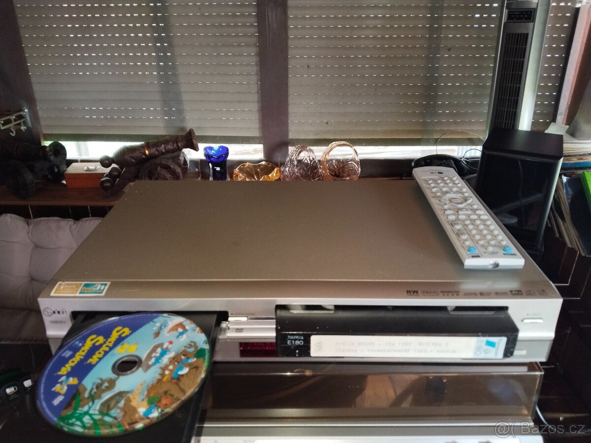 DVD VHS rekordér LG V8806V  top stav