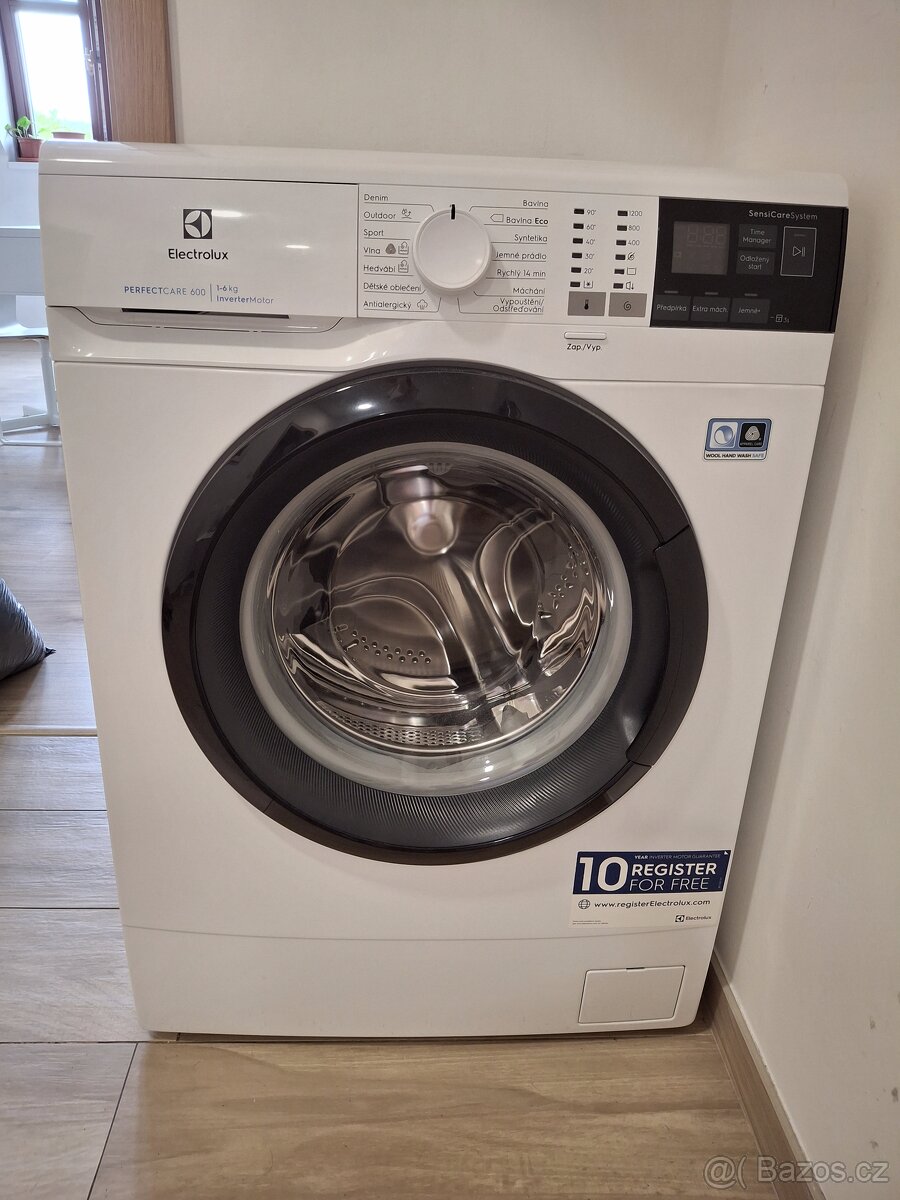 ÚZKÁ AUTOMATICKÁ PRAČKA ELECTROLUX