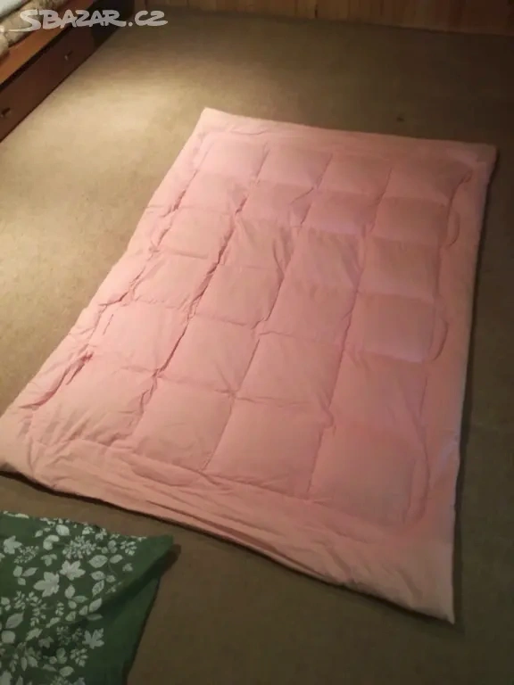 Deka péřová prošívaná 200 x 135 cm