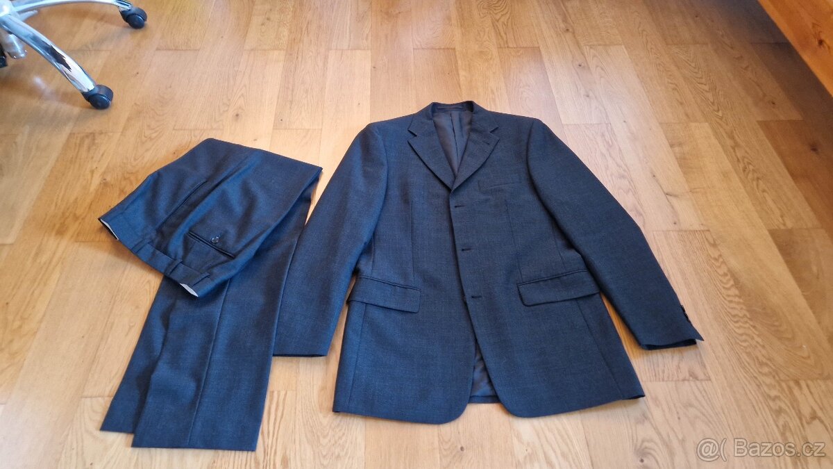 Krásný pánský oblek OP Prostějov vel.: M