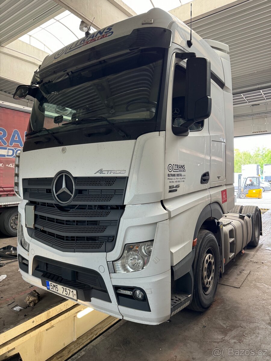 Mercedes Actros 1845
