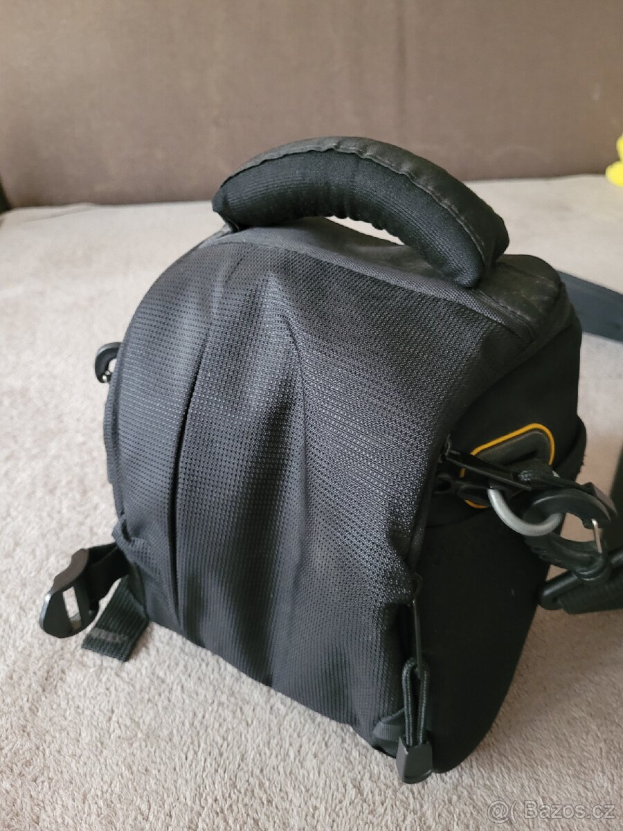 Krásná taška na foto s pláštěnkou