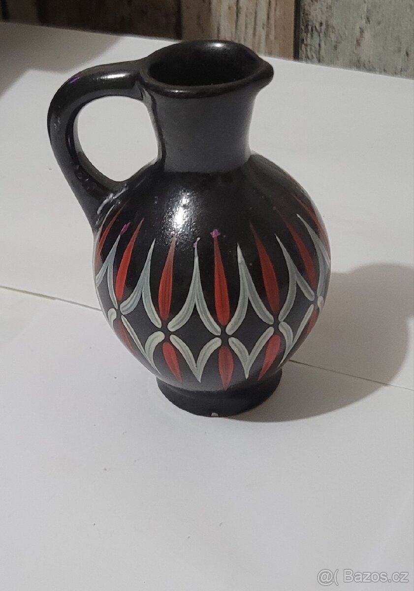 Starožitný, keramický džbánek