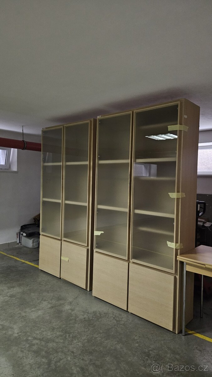 Prodám kancelářský nábytek, možno i jednotlivě