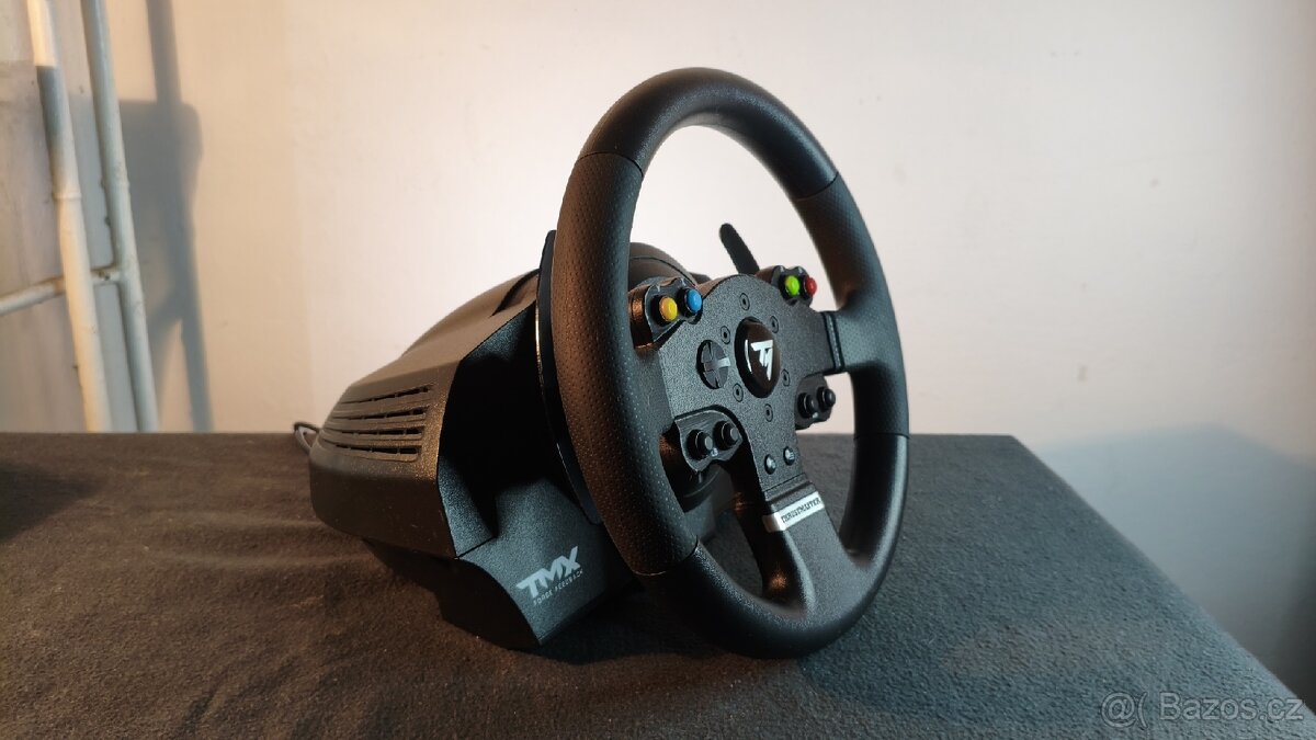 Závodní Volant Trustmaster TMX