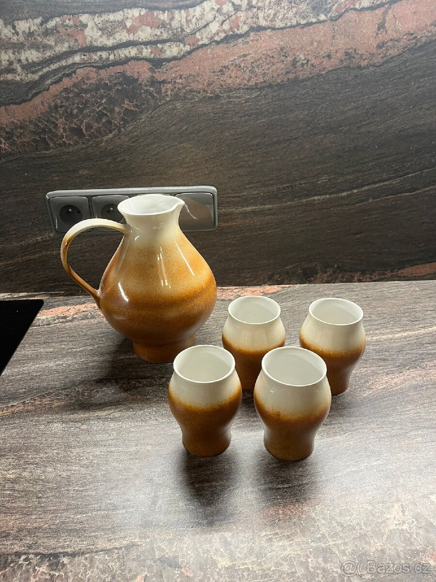Konvička + hrnky Ditmar Urbach