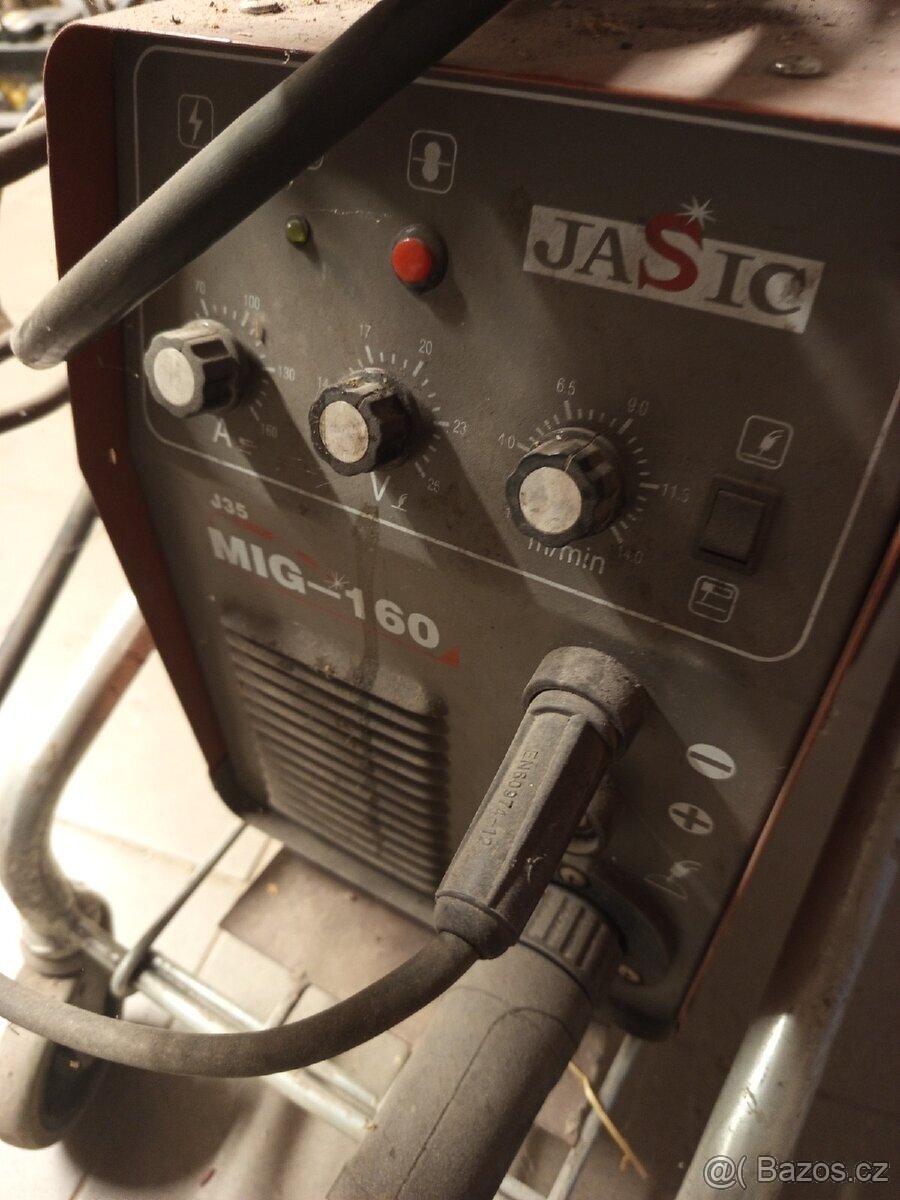 Svářečka CO2 stará poctivá klasika 220V