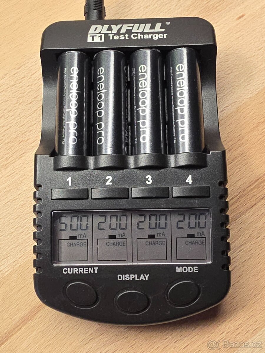 Nabíječka baterií AA a AAA DLYFULL T1