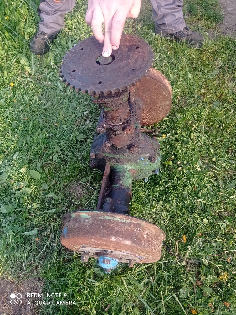 Zadní náprava Praga