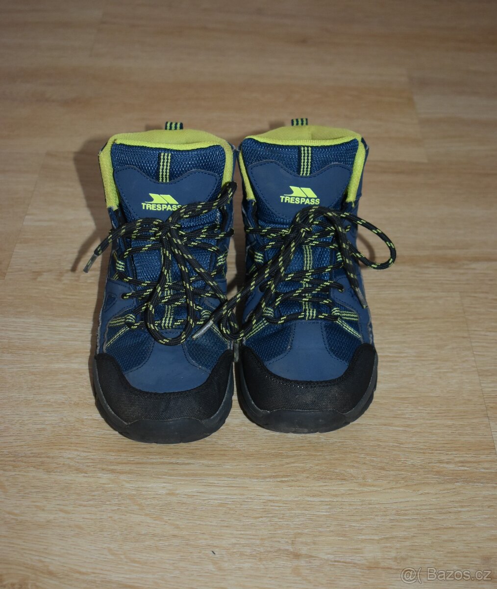 Prodám dětskou trekovou obuv Trespass