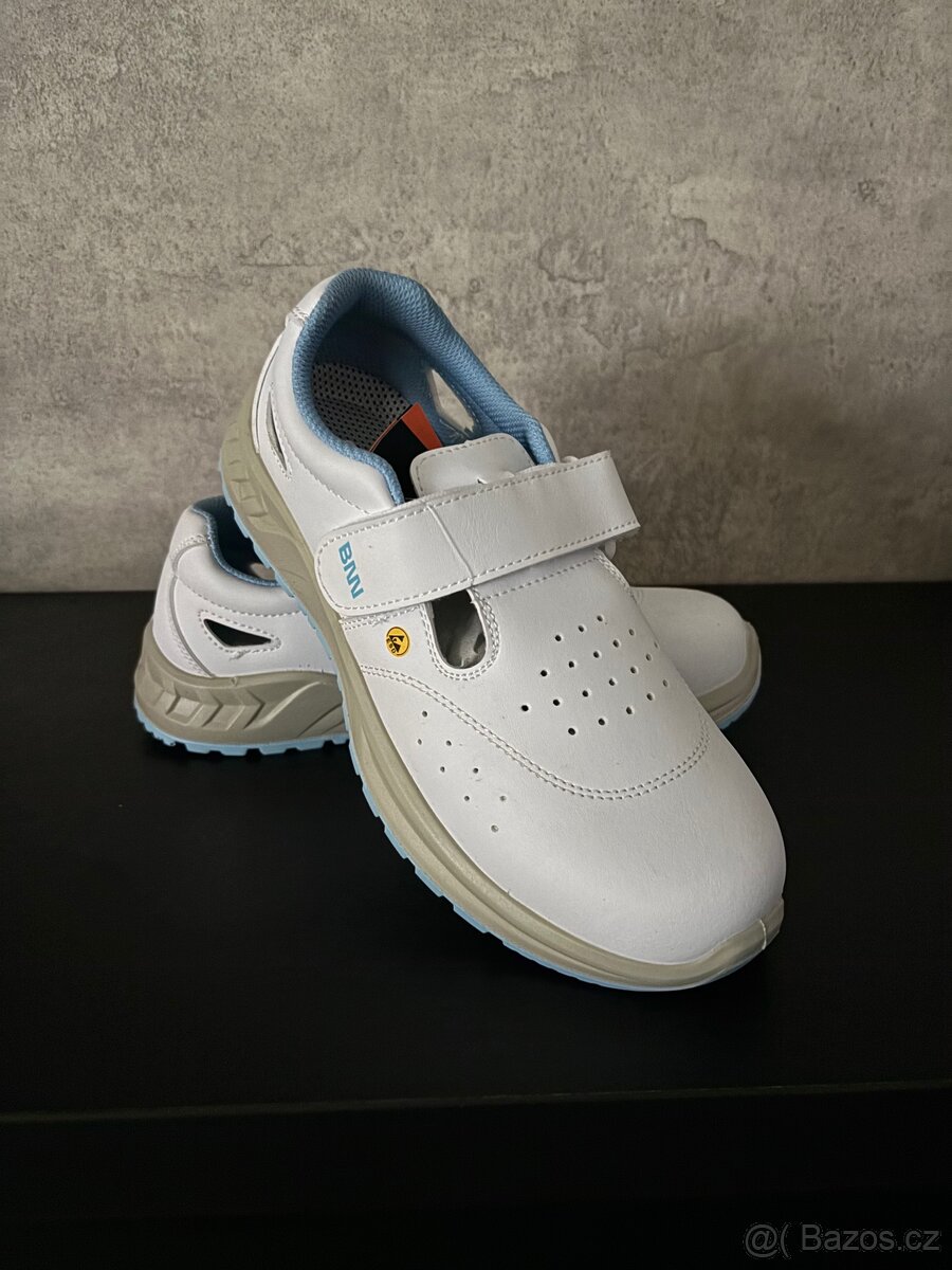 Nová pracovní obuv