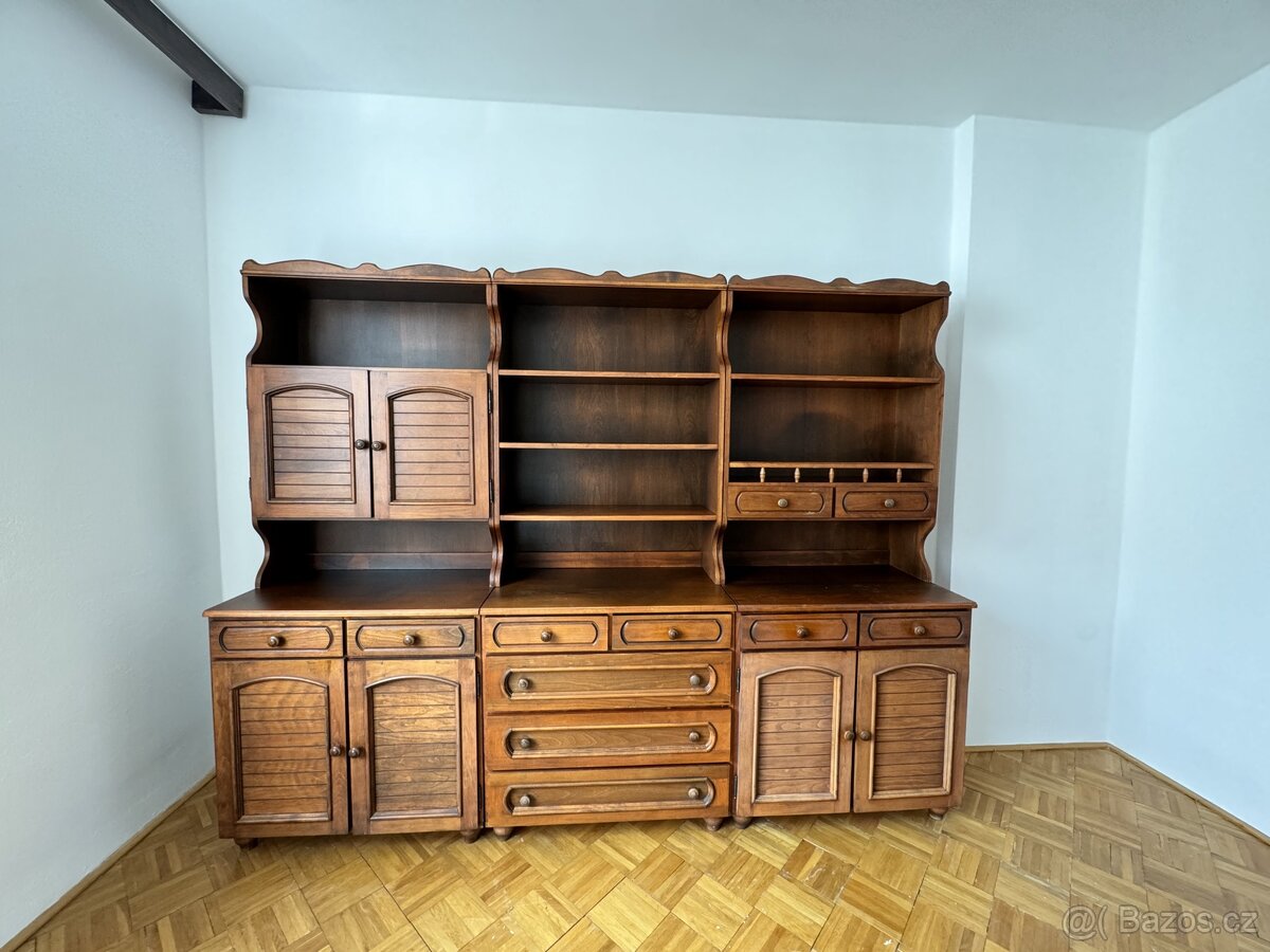 Jídelna komoda skříně do jídelny