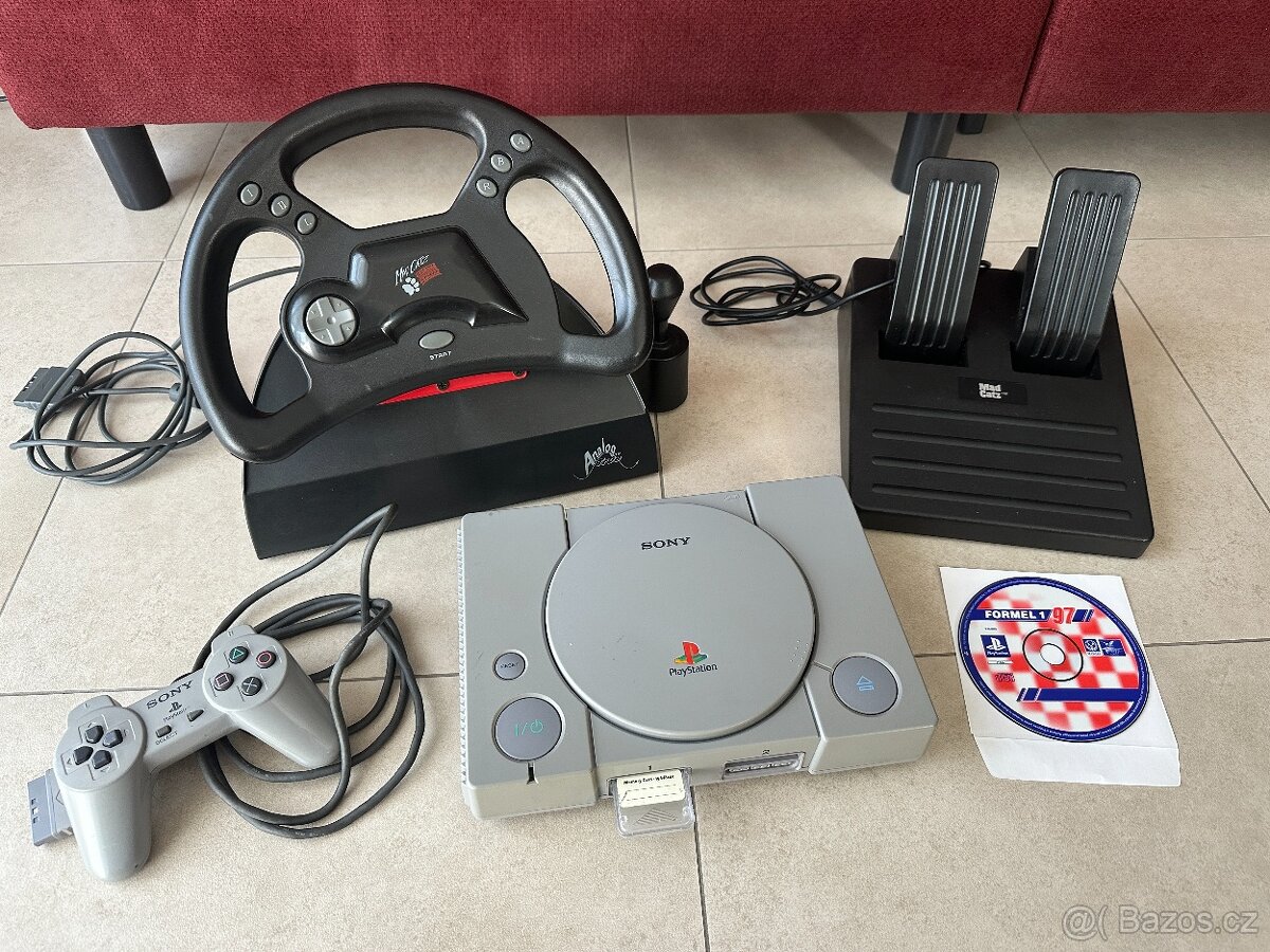Playstation 1 scph 5502 PAL + volant s pedály a hra