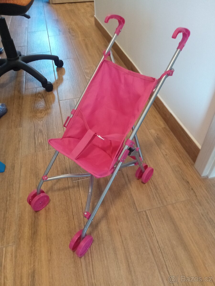 Kočárek pro panenky golfáč