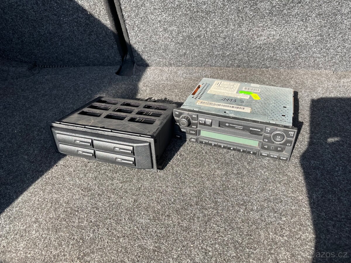Radio a držák kazet do golf mk4