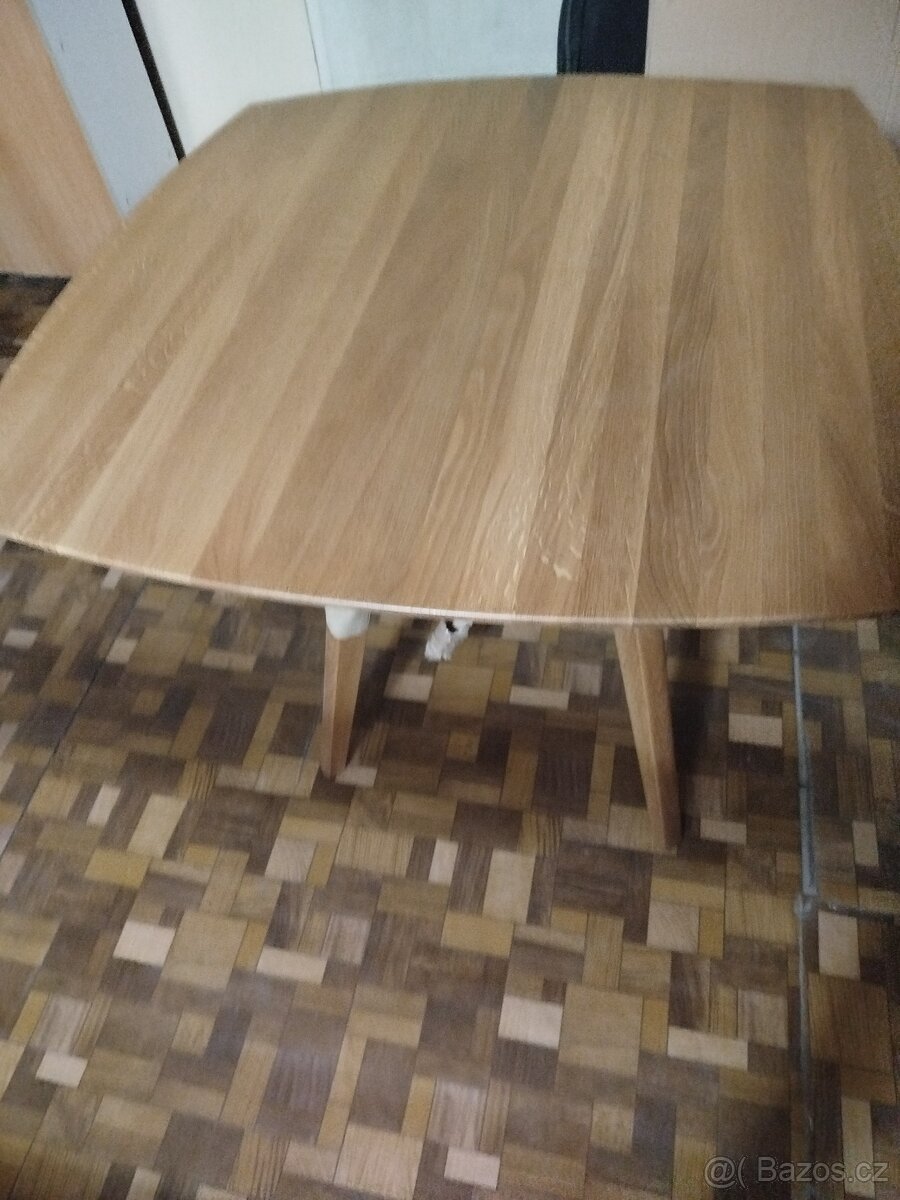 NOVÝ DUBOVÝ STŮL, STOLEK