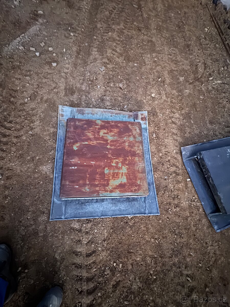Prodám plechový vikýř. Rozměr 60x60cm