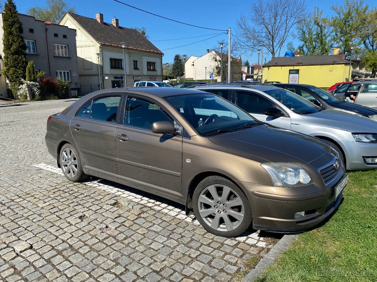 Toyota Avensis liftback