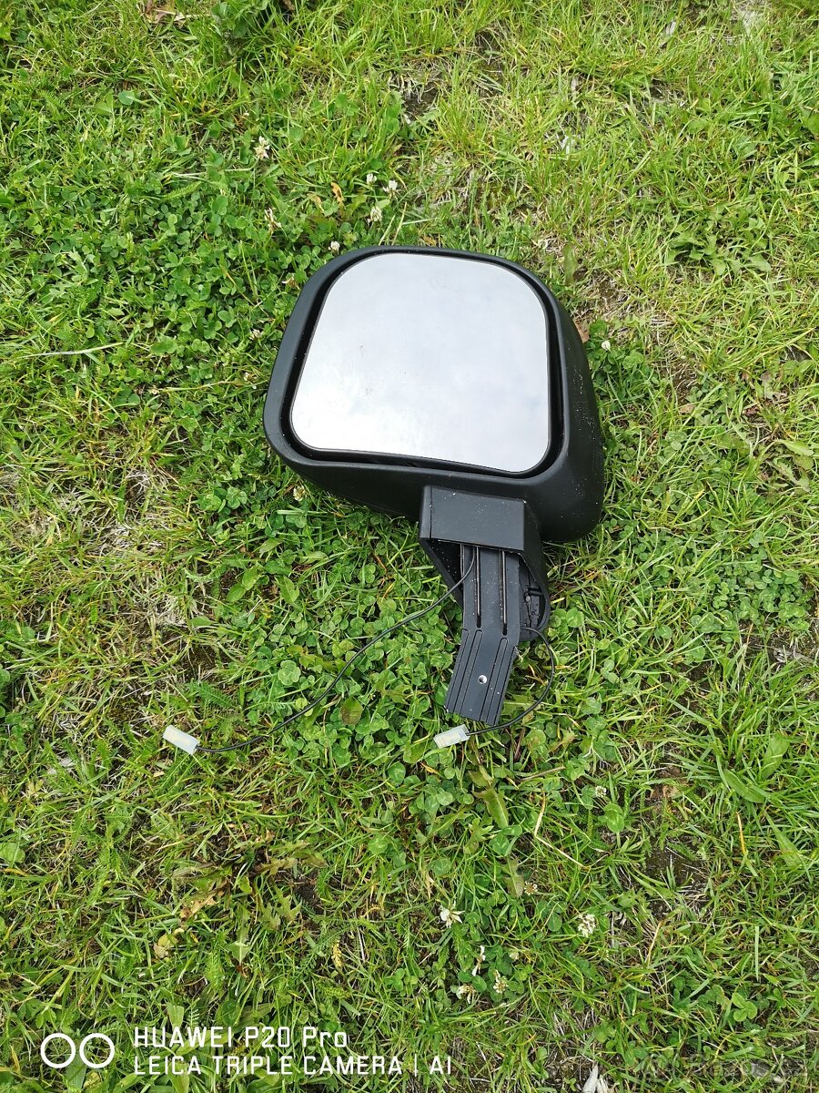 Spodní zrcátko na Volvo