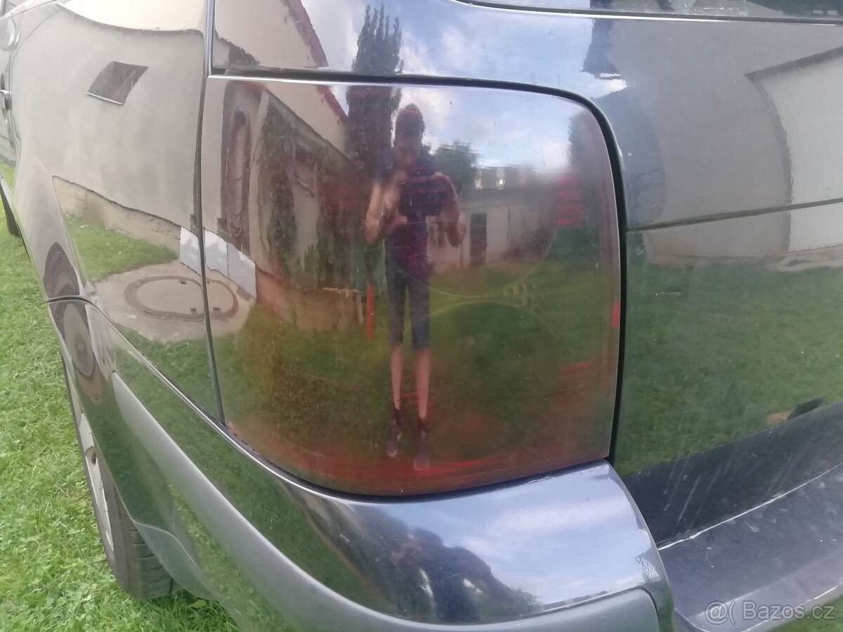 Zadní světla Passat B5.5 zatmavená