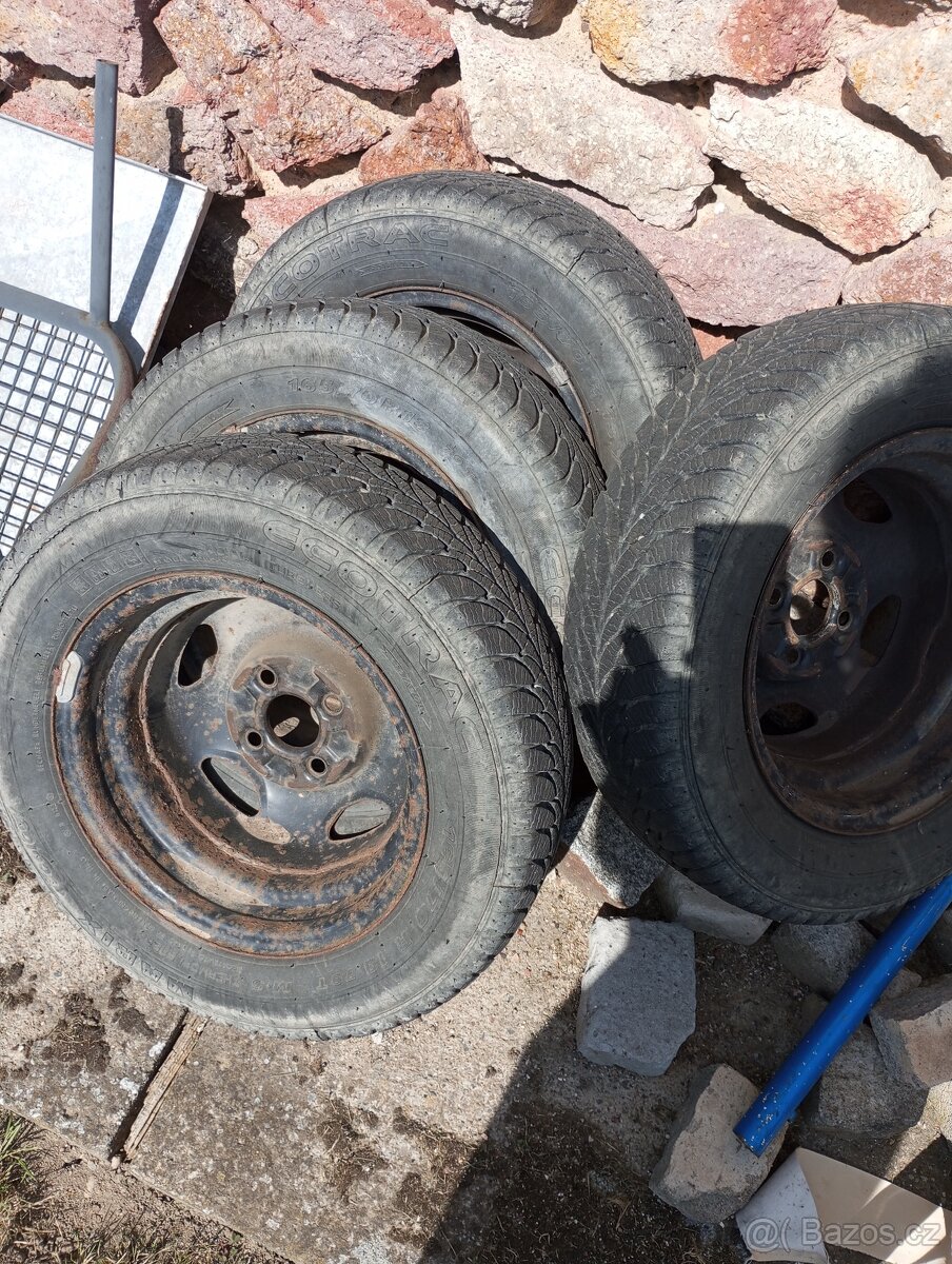 Zimní pneu 165/70 R13