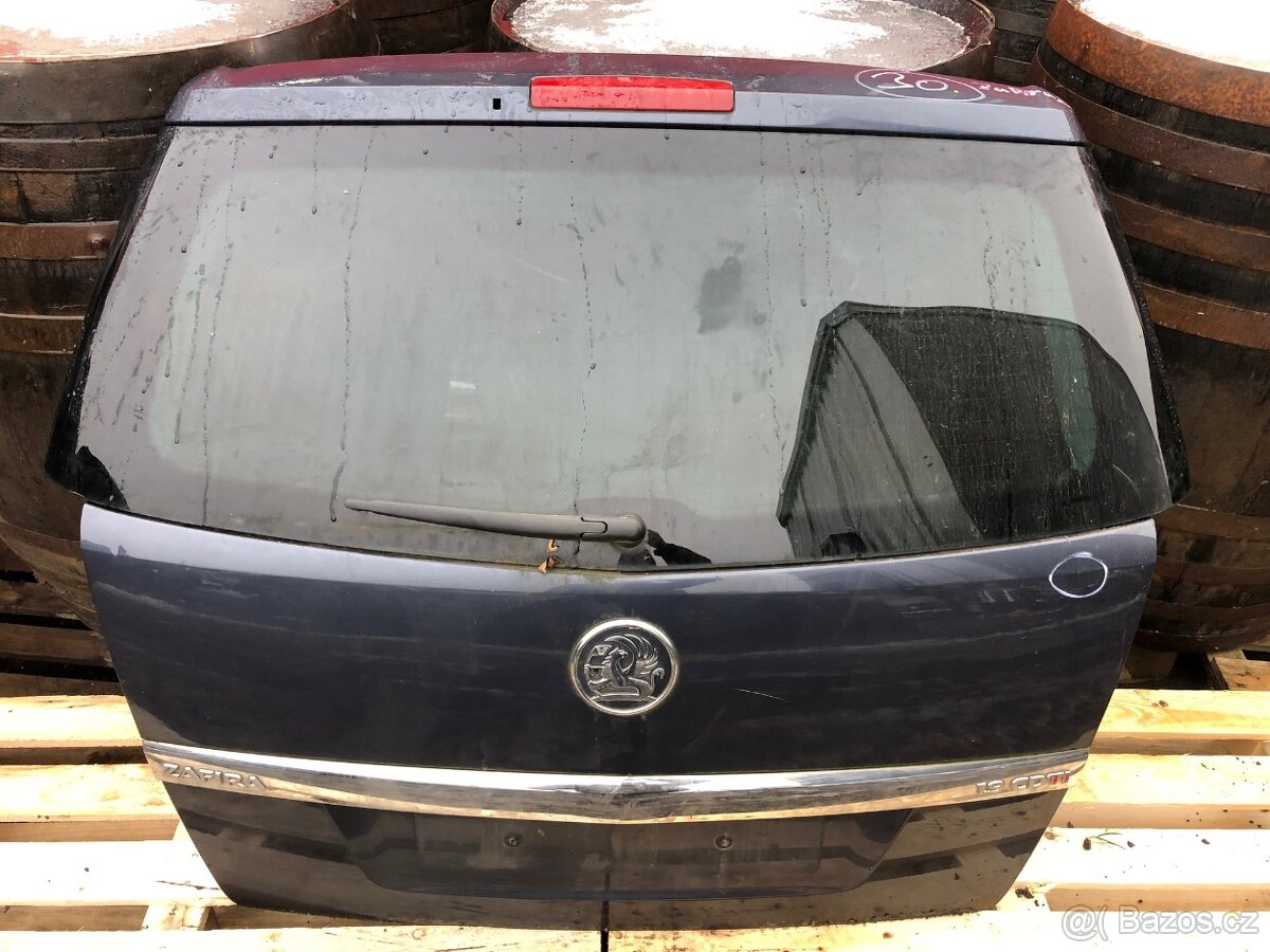 Páté dveře Opel Zafira B