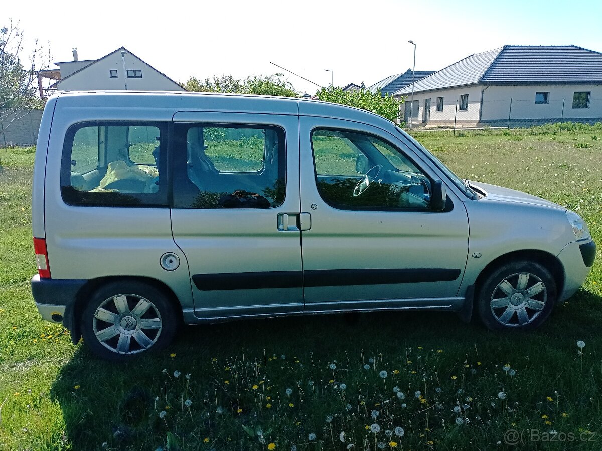 Citroen Berlingo 1.6i 16V 80Kw LPG rok 2006, 243 000km