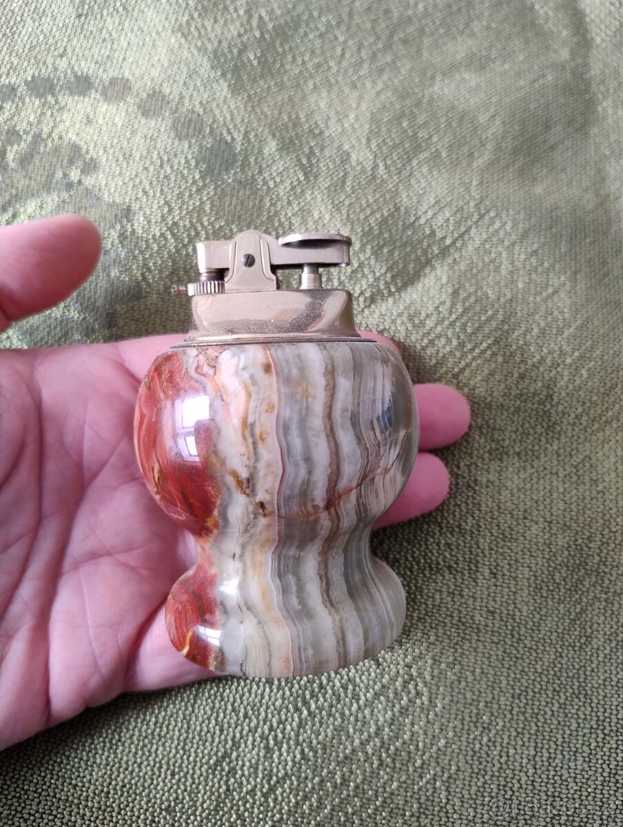 SBĚRATELSKÝ ZAPALOVAČ ONYX