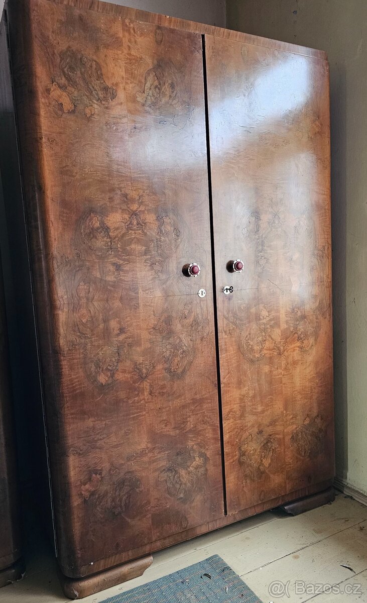 Skřín starožitná , padesátá léta, š.120 cm