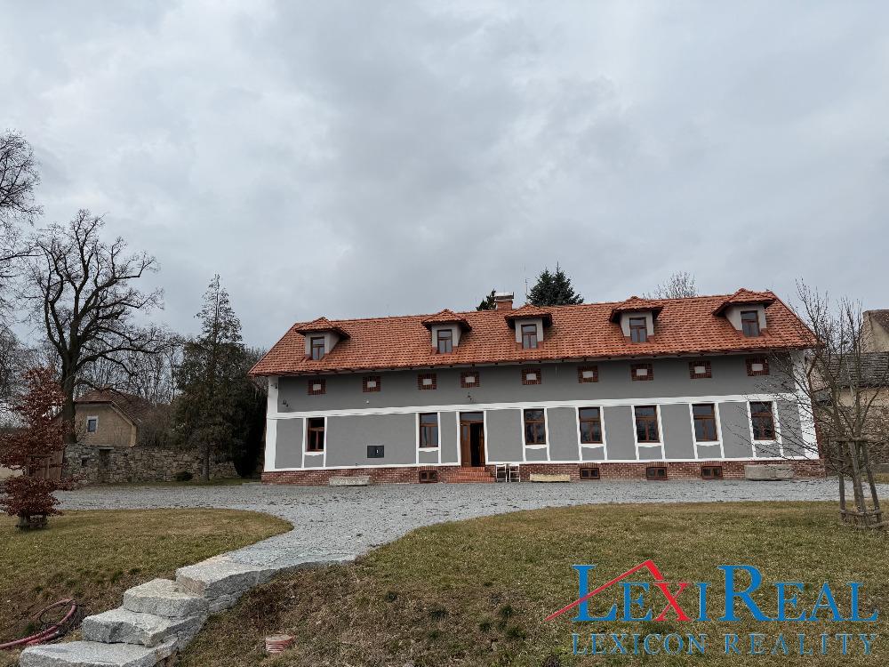 Prodej rodinného domu na pozemku 10 057 m2 Vysoký Újezd - Be