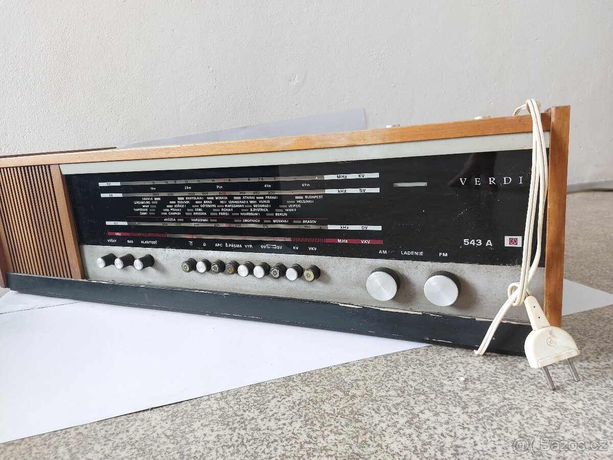 Retro rádio TESLA 442A Spiritual – vintage kousek