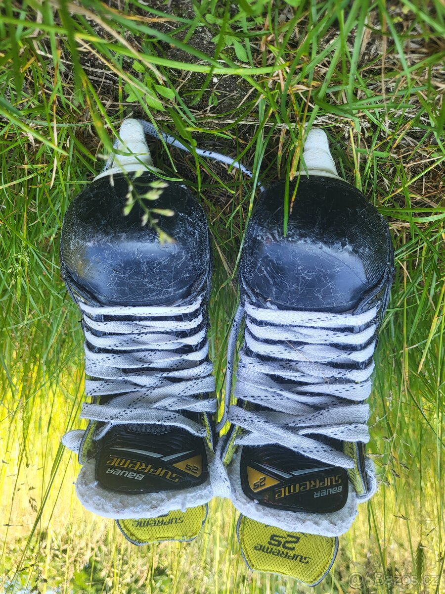 Dětské hokejové brusle BAUER SUPREME 29,5