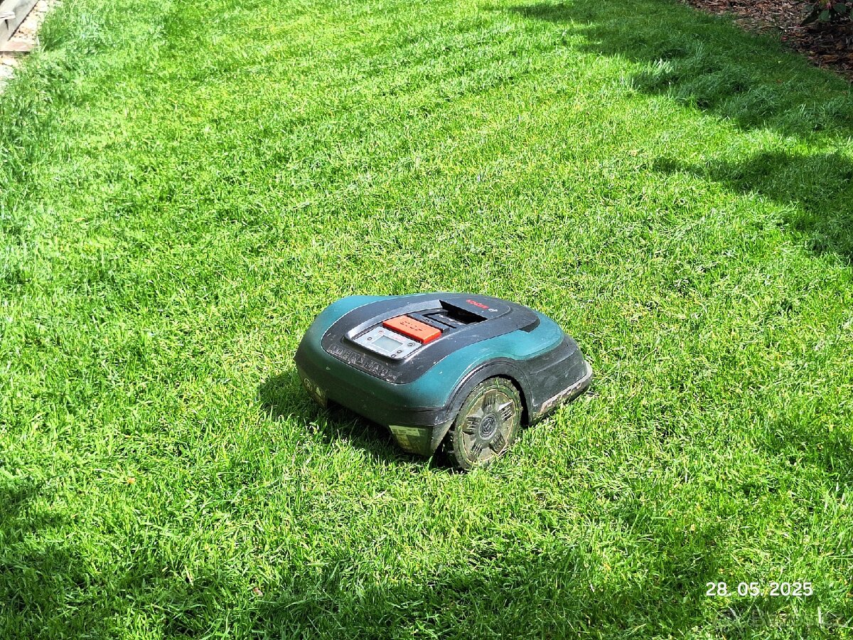 Robotická sekačka Bosch S500 + navíc příslušenství